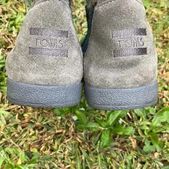 TOMS Nepal Moccasin Suede Knit Boots - Picture 5 of 11